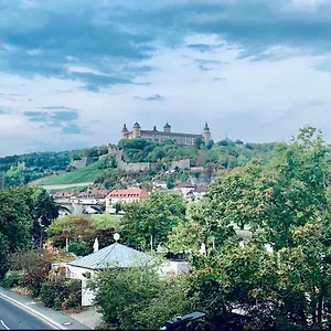 Stadtmitte, 2 Kingsize-betten, Kaffe-flat, Bis Zu 4 Personen, Balkon Würzburg
